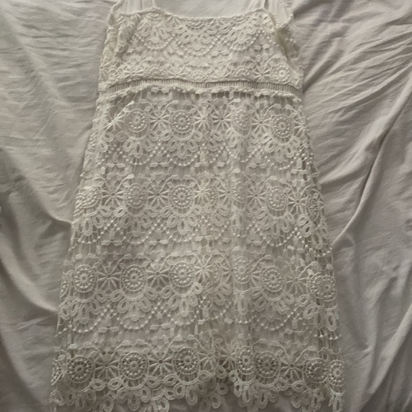 white lace dress - Picture 2 of 2